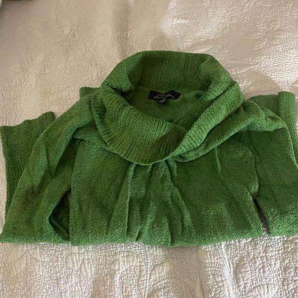Fluffy winter sweater (green) - Picture 6 of 7